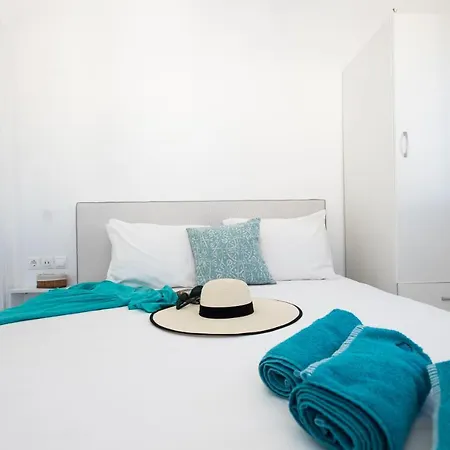 Olive Tree, 2brm With Pool Apartment